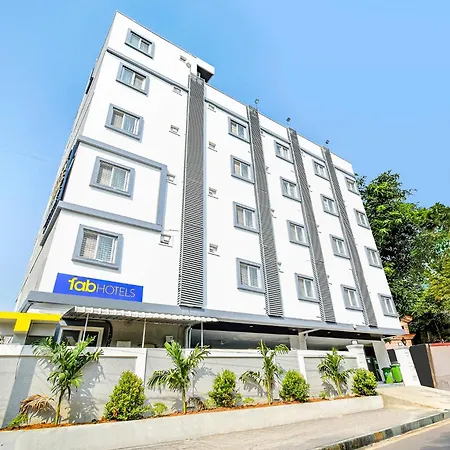 Fabhotel Ssr Ikon Suites - Nr Hyderabad Central University, Kondapur